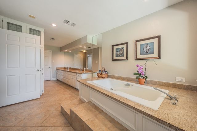 1406 Riverview Drive, Arlington, TX 76012