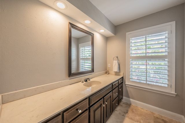 1406 Riverview Drive, Arlington, TX 76012
