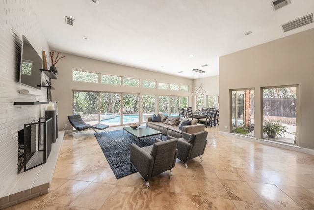 1406 Riverview Drive, Arlington, TX 76012