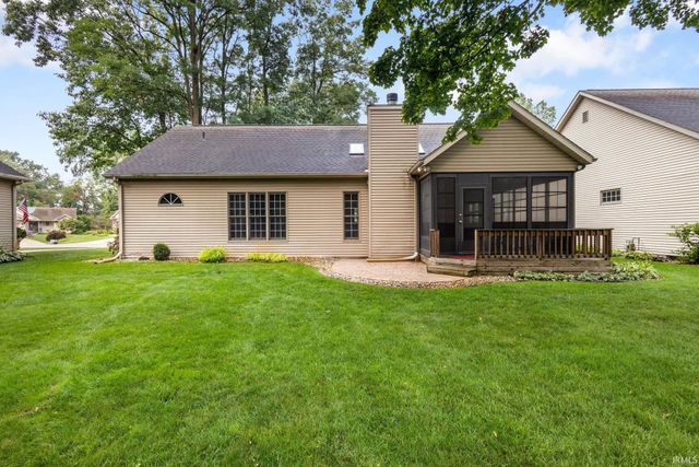 2216 Woodland Court, Elkhart, IN 46514