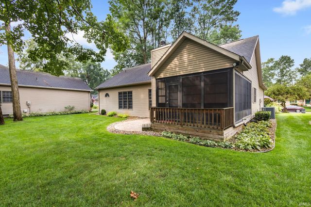 2216 Woodland Court, Elkhart, IN 46514