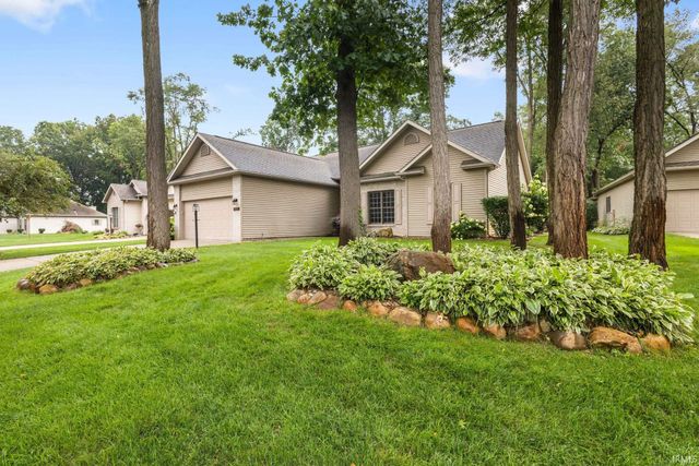 2216 Woodland Court, Elkhart, IN 46514