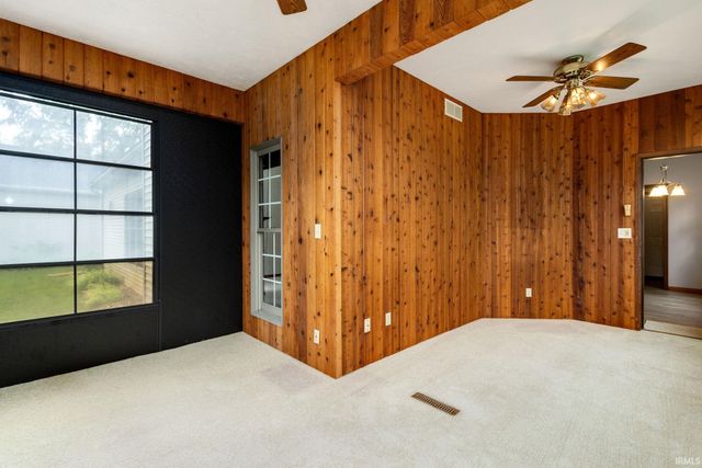 2216 Woodland Court, Elkhart, IN 46514