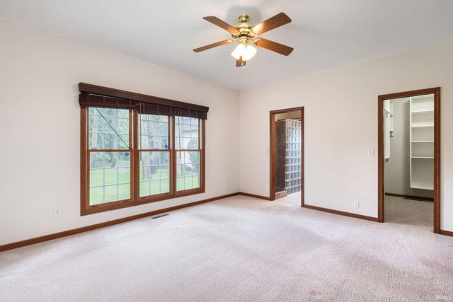 2216 Woodland Court, Elkhart, IN 46514