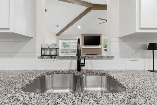 5718 Overridge Drive, Arlington, TX 76017