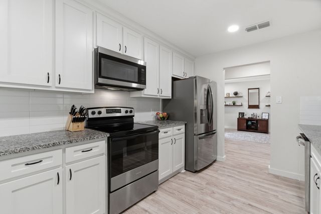 5718 Overridge Drive, Arlington, TX 76017