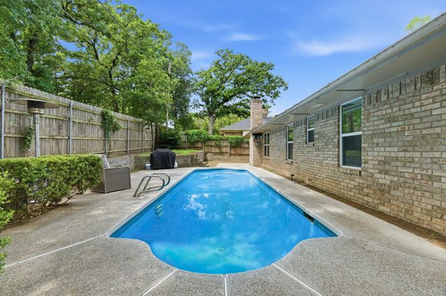 5718 Overridge Drive, Arlington, TX 76017