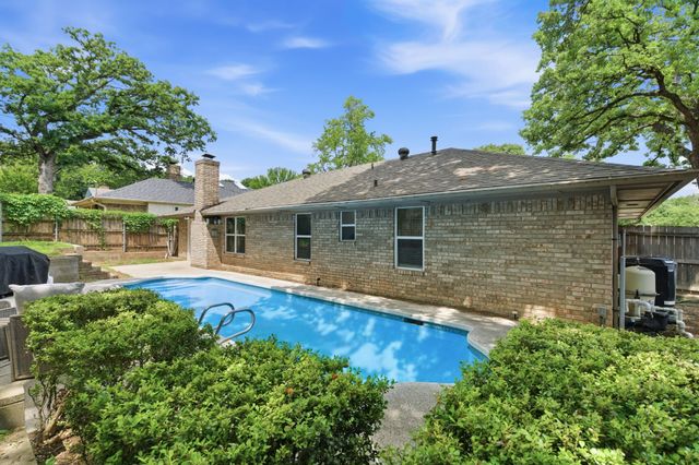 5718 Overridge Drive, Arlington, TX 76017