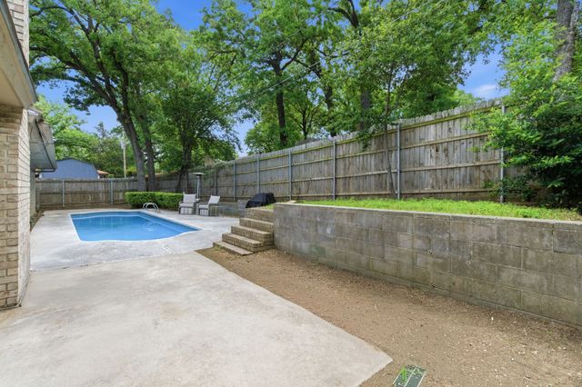 5718 Overridge Drive, Arlington, TX 76017