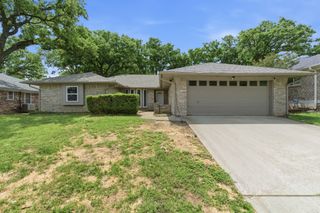 5718 Overridge Drive, Arlington, TX 76017