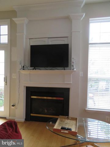 26025 MURREY DR, Chantilly, VA 20152