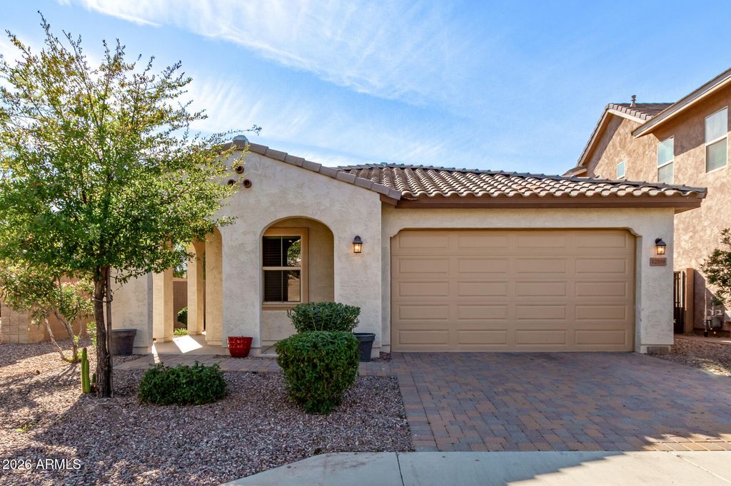 12109 W DESERT MOON Way, Peoria, AZ 85383