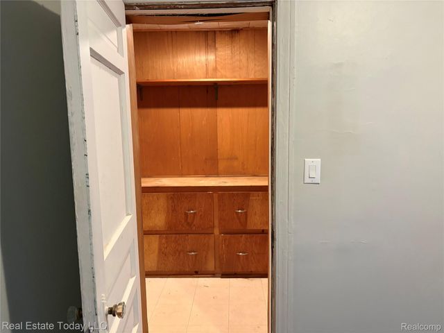 18634 Northlawn Street, Detroit, MI 48221