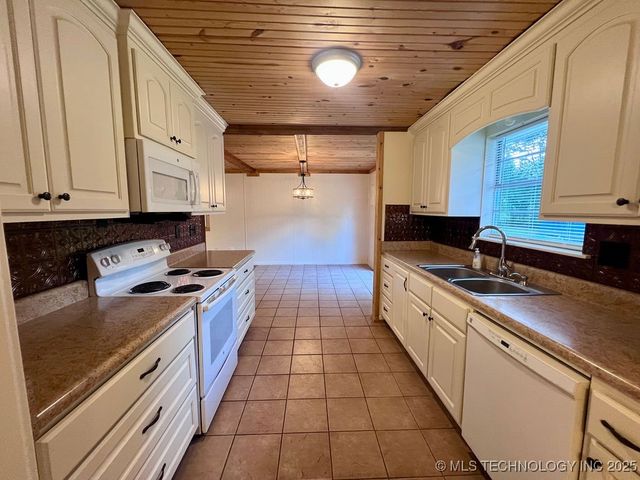 520 NW B Street, Antlers, OK 74523