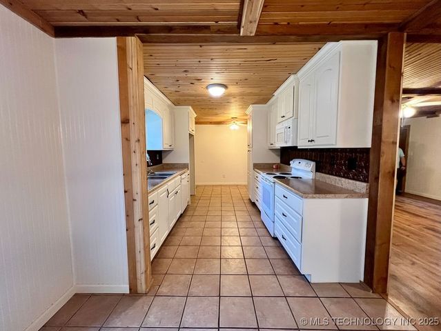 520 NW B Street, Antlers, OK 74523