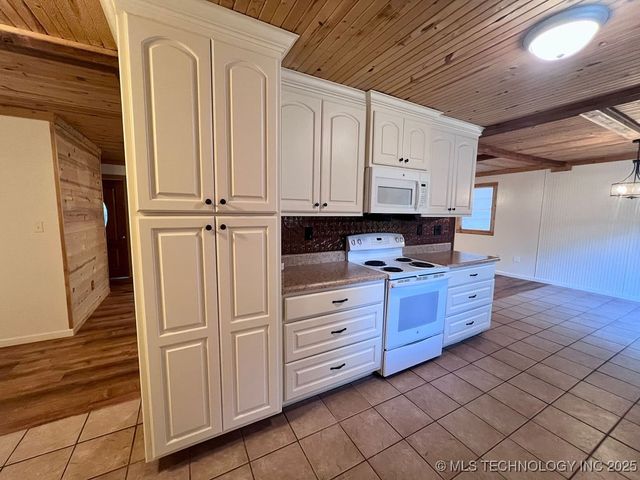 520 NW B Street, Antlers, OK 74523