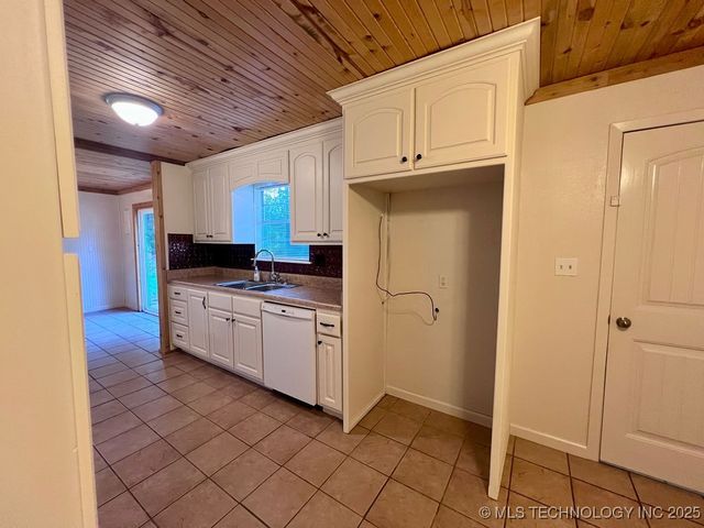 520 NW B Street, Antlers, OK 74523