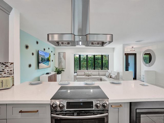 5251 NE 26th Avenue, Fort Lauderdale, FL 33308