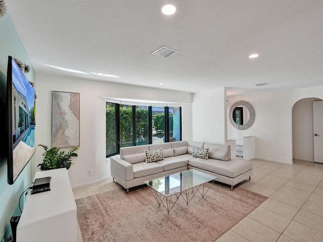 5251 NE 26th Avenue, Fort Lauderdale, FL 33308
