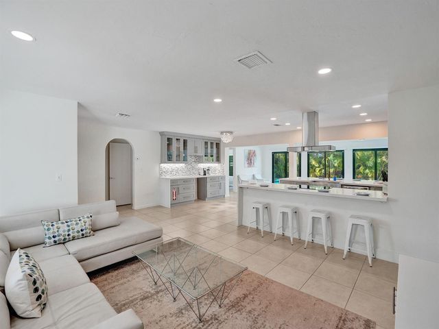 5251 NE 26th Avenue, Fort Lauderdale, FL 33308