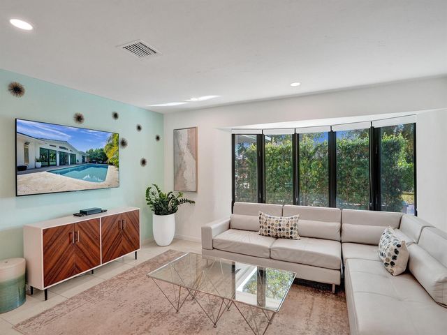 5251 NE 26th Avenue, Fort Lauderdale, FL 33308