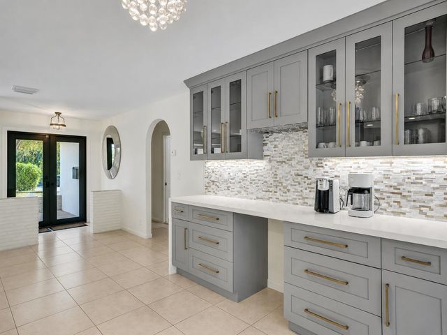 5251 NE 26th Avenue, Fort Lauderdale, FL 33308