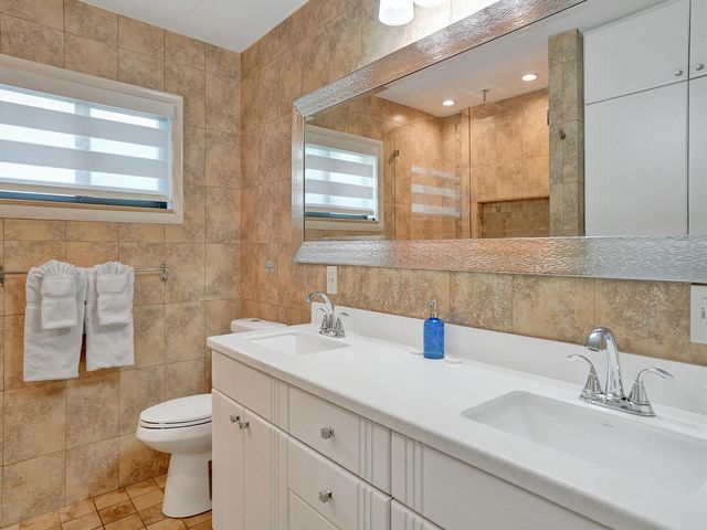 5251 NE 26th Avenue, Fort Lauderdale, FL 33308