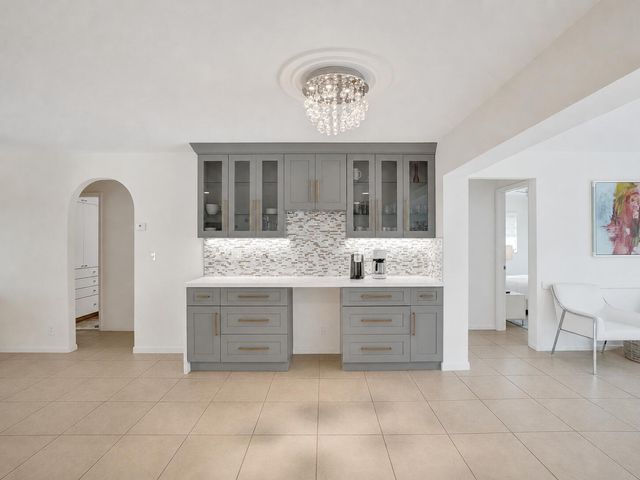 5251 NE 26th Avenue, Fort Lauderdale, FL 33308