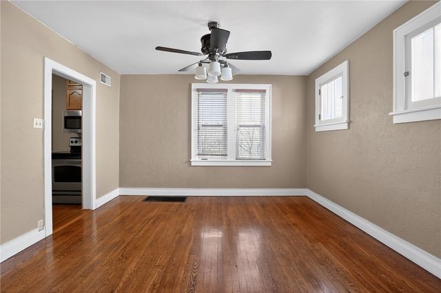 533 Mccully St, White Oak, PA 15131