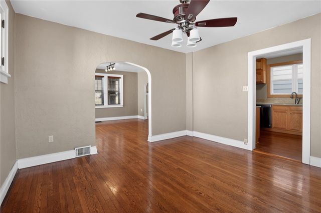 533 Mccully St, White Oak, PA 15131