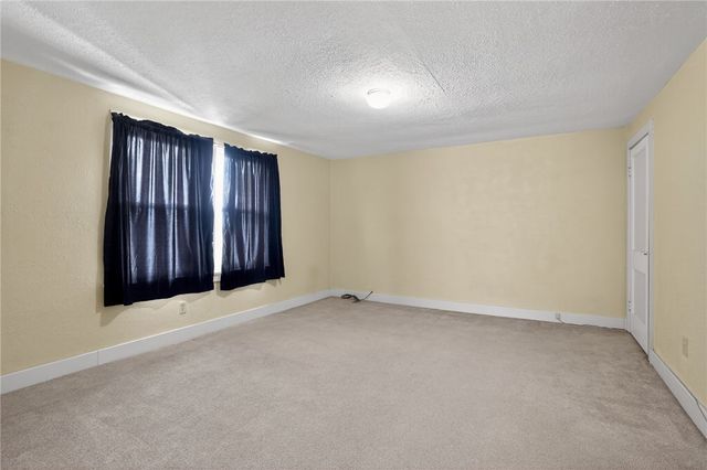 533 Mccully St, White Oak, PA 15131