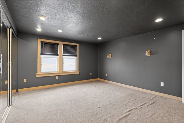 533 Mccully St, White Oak, PA 15131