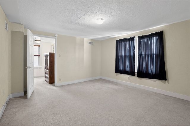 533 Mccully St, White Oak, PA 15131