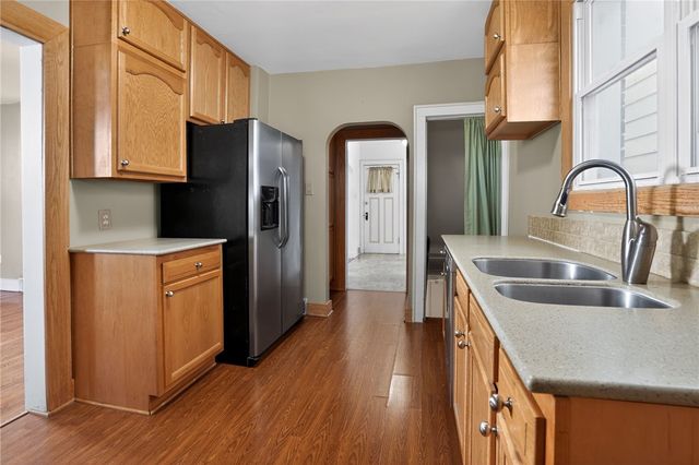 533 Mccully St, White Oak, PA 15131