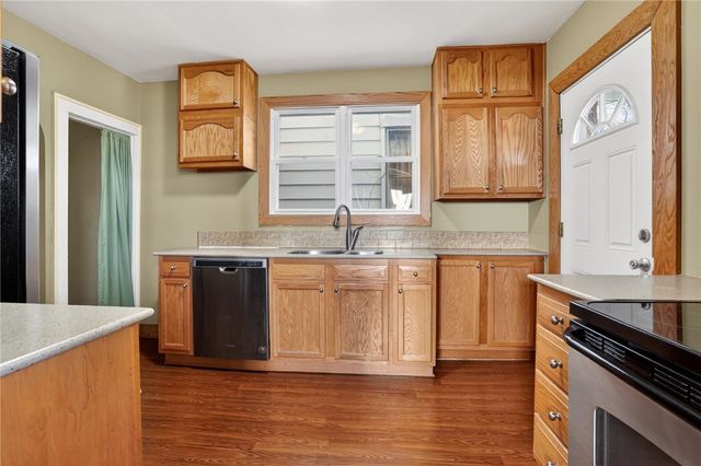 533 Mccully St, White Oak, PA 15131