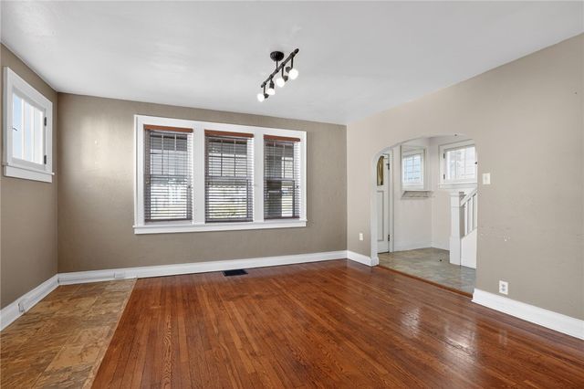 533 Mccully St, White Oak, PA 15131