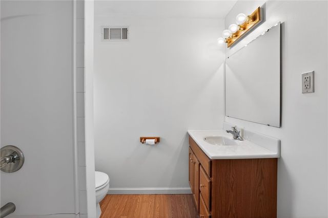 533 Mccully St, White Oak, PA 15131