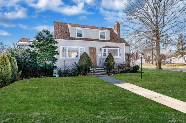 1972 Russell Street, North Bellmore, NY 11710