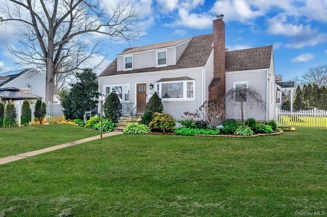 1972 Russell Street, North Bellmore, NY 11710