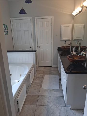 7915 Wolfield Lane, Houston, TX 77071