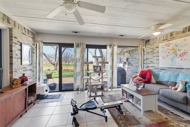 8715 S Monticello Circle, Granbury, TX 76049