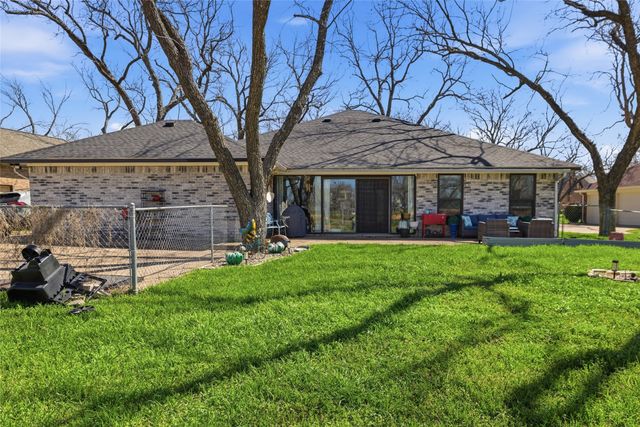 8715 S Monticello Circle, Granbury, TX 76049
