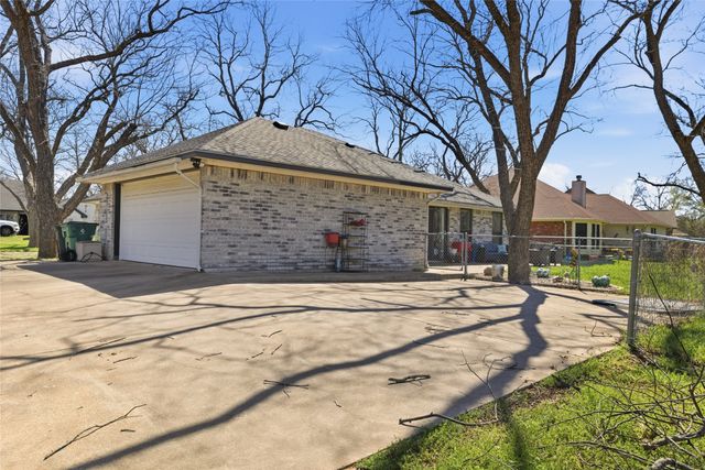 8715 S Monticello Circle, Granbury, TX 76049