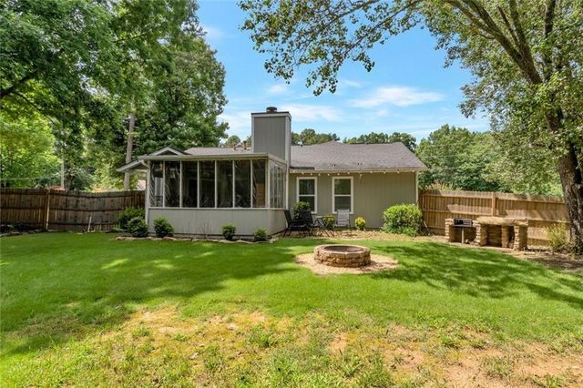 2000 Wendover Drive, Snellville, GA 30078
