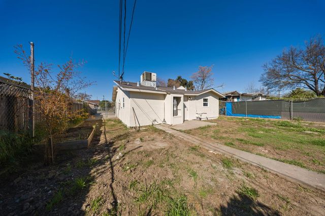 408 Thrasher Ave, Modesto, CA 95354