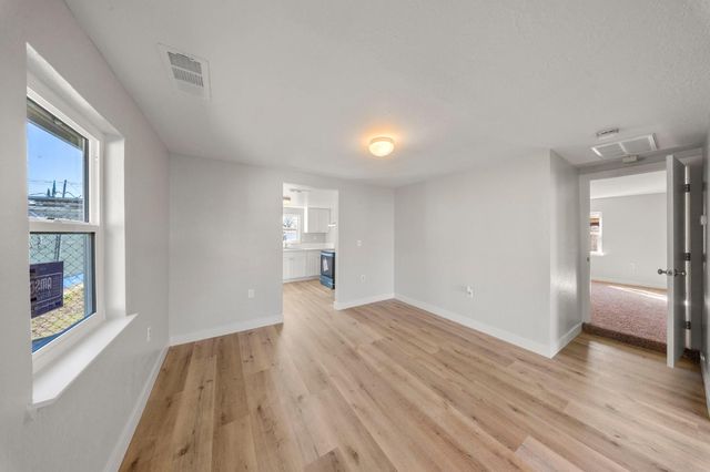 408 Thrasher Ave, Modesto, CA 95354