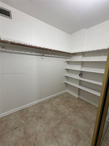 2061 NW 47th Ter 111, Lauderhill, FL 33313