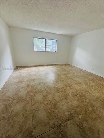 2061 NW 47th Ter 111, Lauderhill, FL 33313
