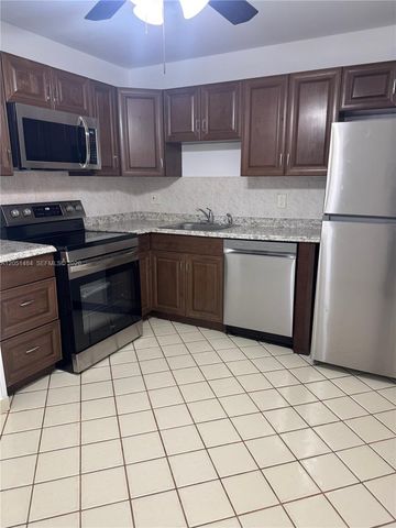2061 NW 47th Ter 111, Lauderhill, FL 33313