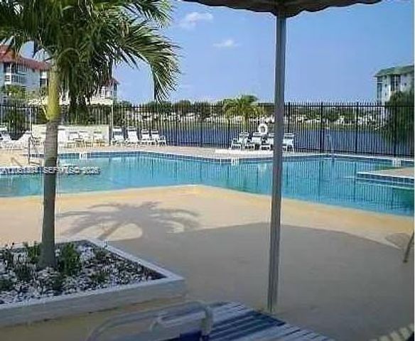 2061 NW 47th Ter 111, Lauderhill, FL 33313